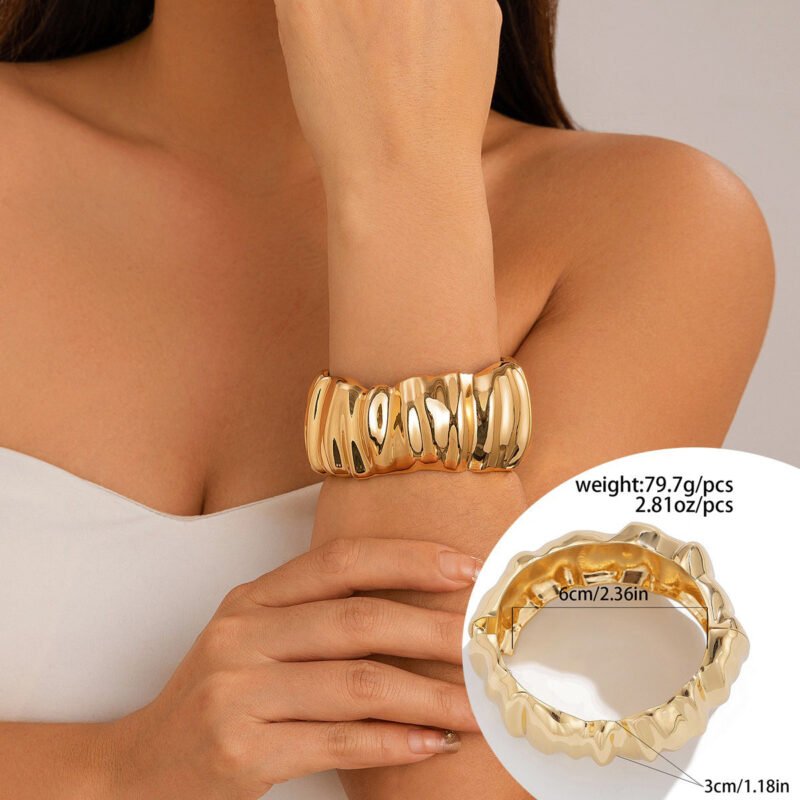 18K gold geometric shape with wide surface and texture design noble and light luxury bracelet - Image 7