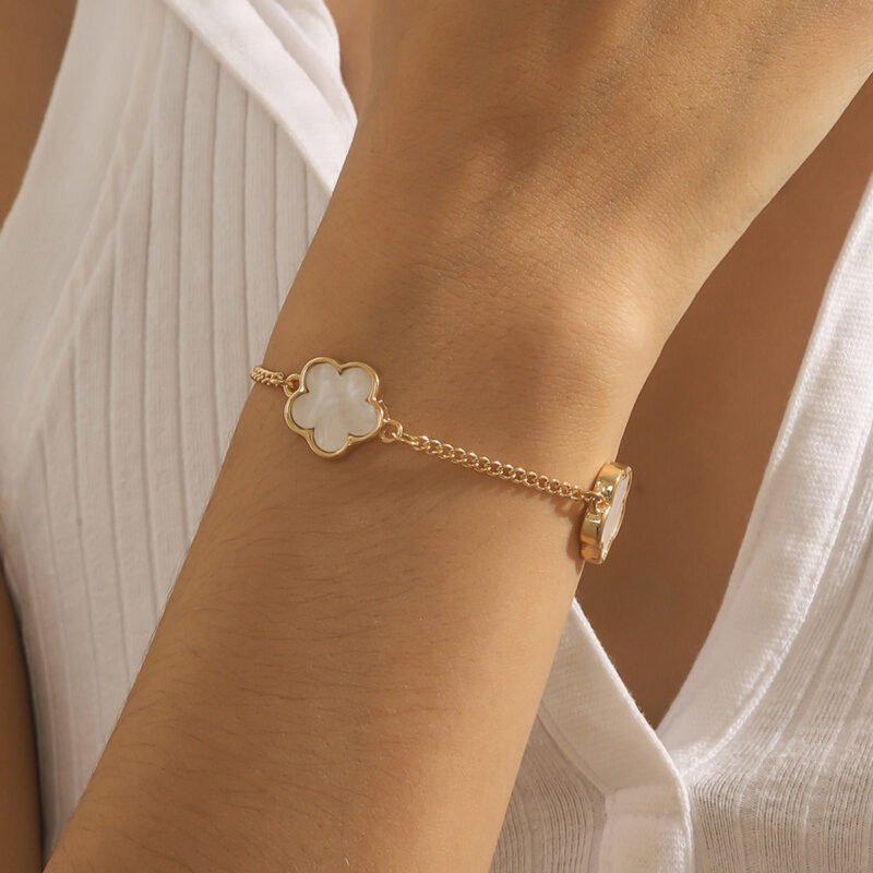 18K Gold Butterfly/Clover Design Exquisite Unique Bracelet - Image 5