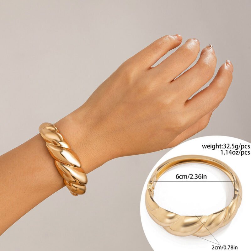 18K gold geometric shape with wide surface and texture design noble and light luxury bracelet - Image 18
